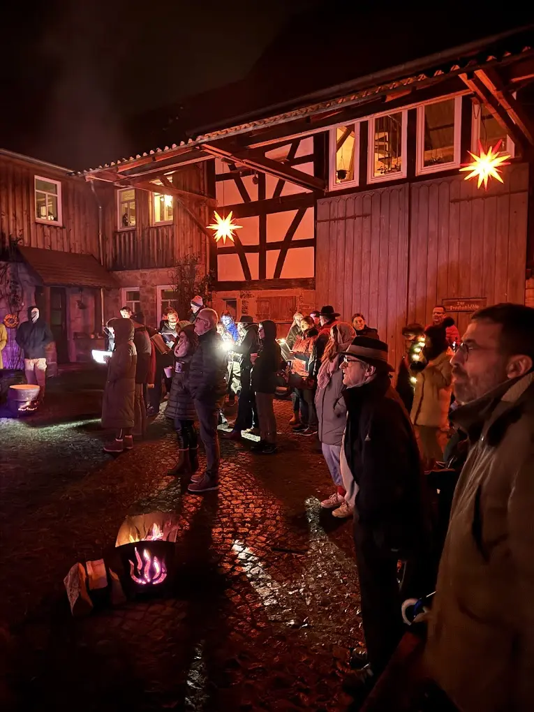 Farmabend mit Musik und Bühne am Montessori-Lernort